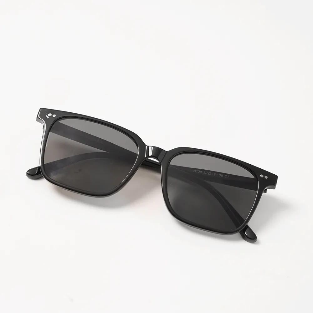 Edgewood Minimalist Metal